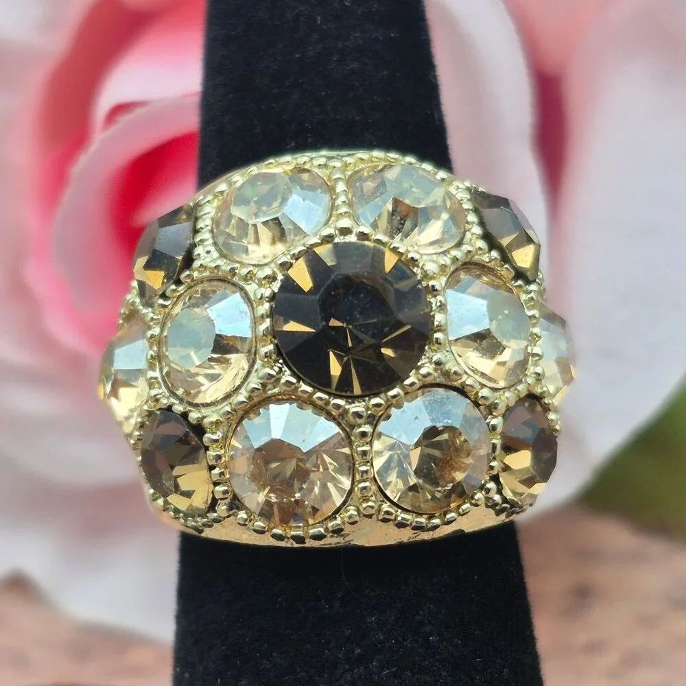 Gold Tone & Crystal Statement Cocktail Ring Fashion Bling Size 7 Mint